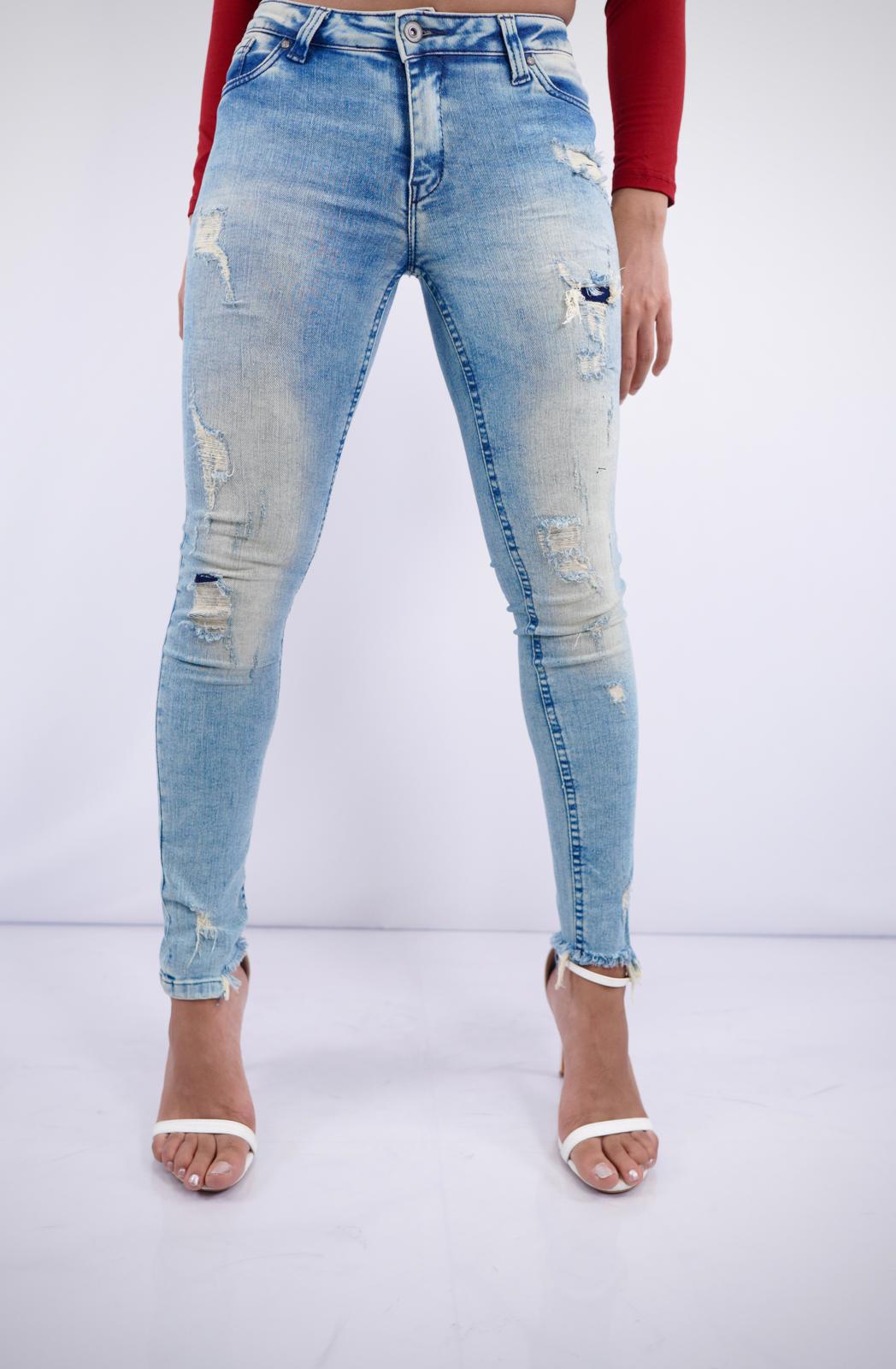 SW-01 – Women’s Low-Rise Distressed Blue Skinny Jeans with Frayed Hem