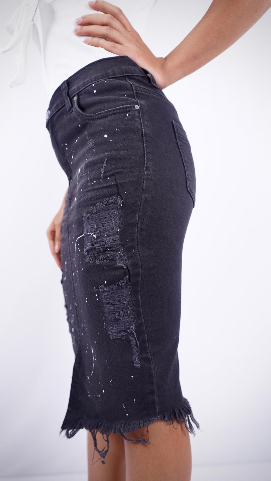 EM-S7 – Women’s High-Waist Black Midi Skirt with Paint Splatter, Rips & Slit