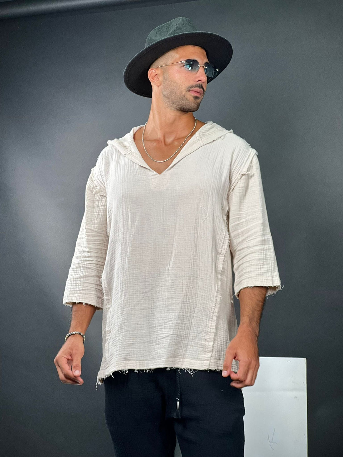 SWAG69 V-neck linen hoodie