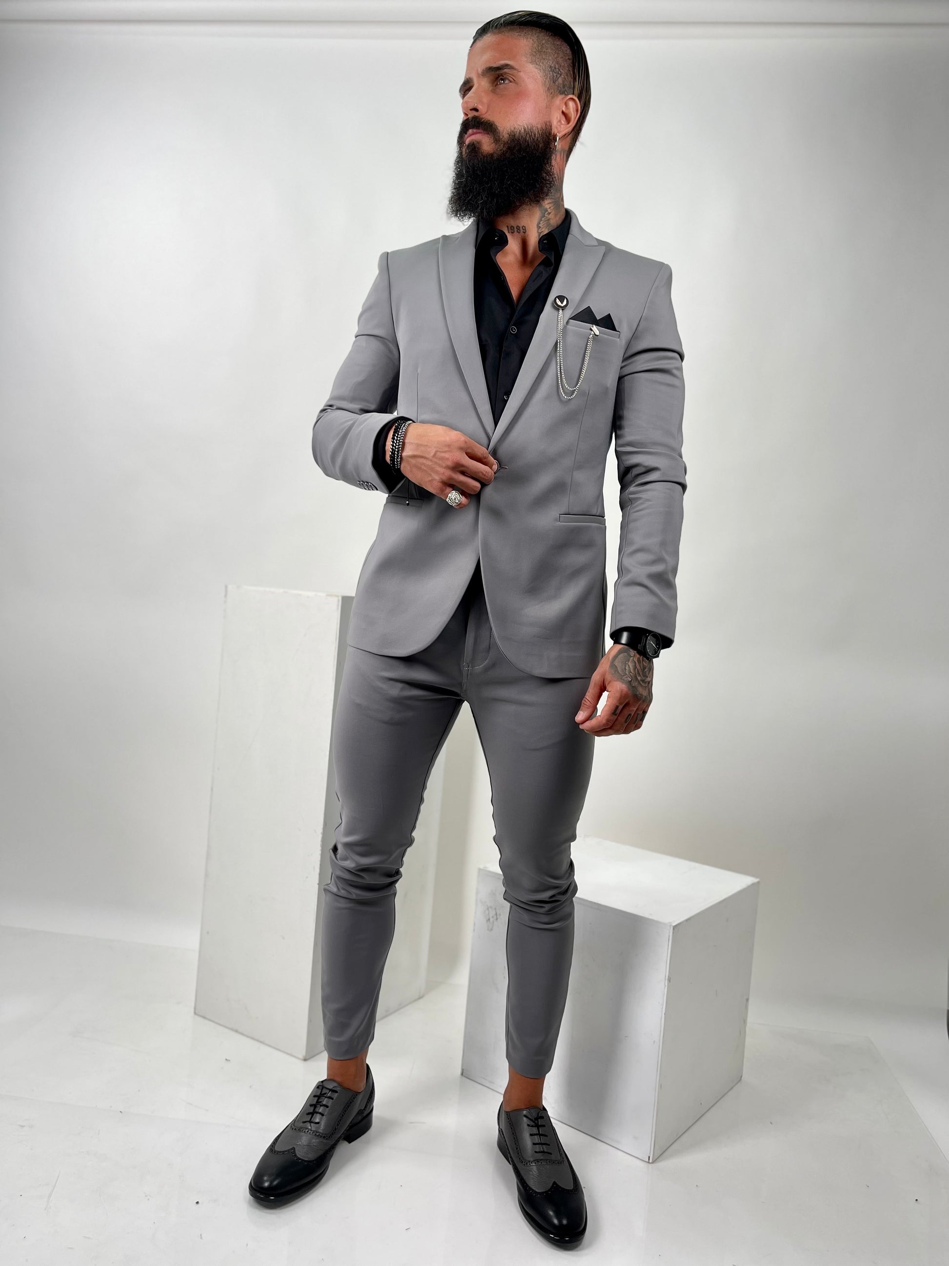 SWAG69 Groom Fit Luxe black suit, front view