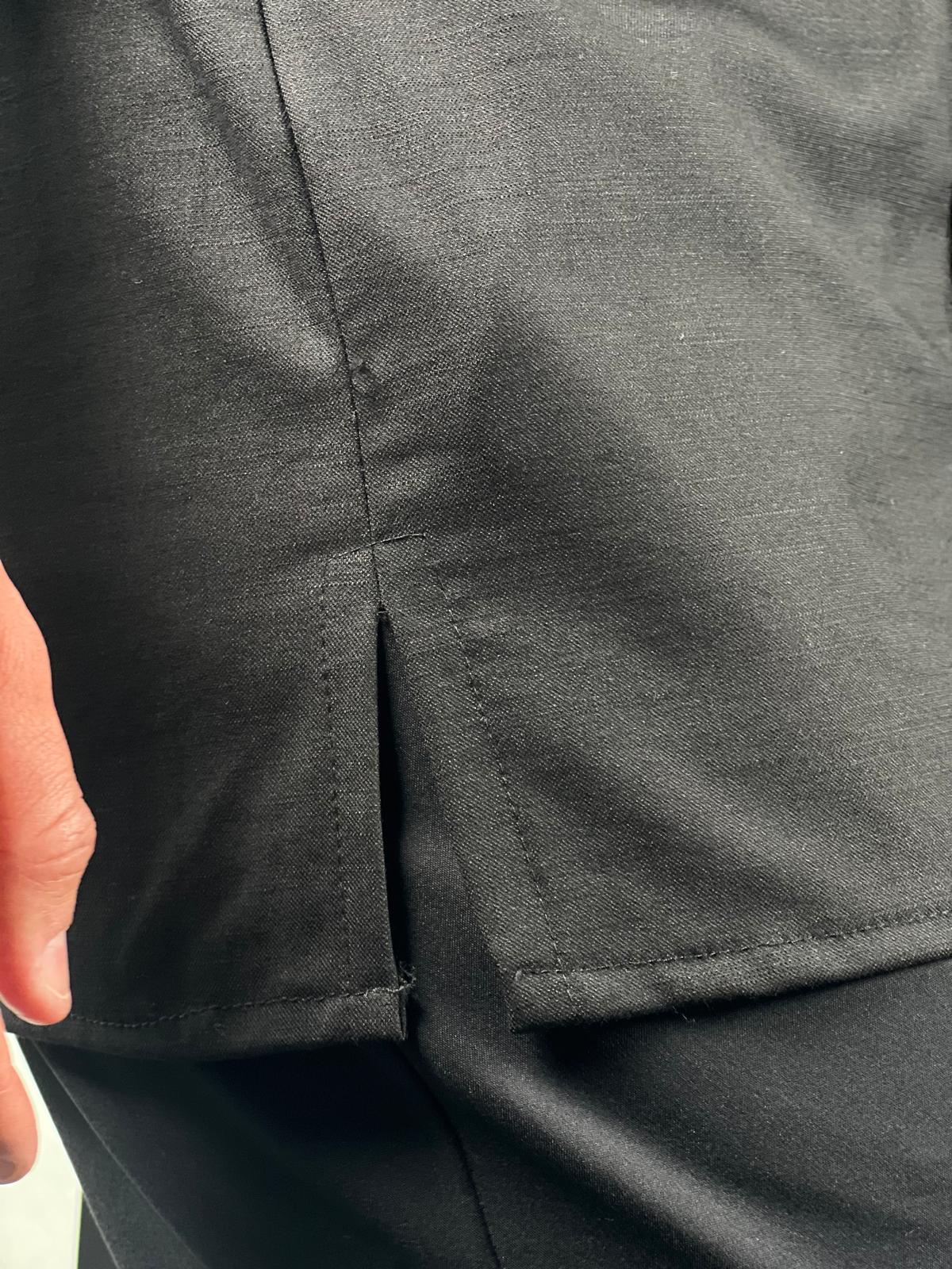 Max Mara long-sleeved button-up, made of elegant linen fabric.
