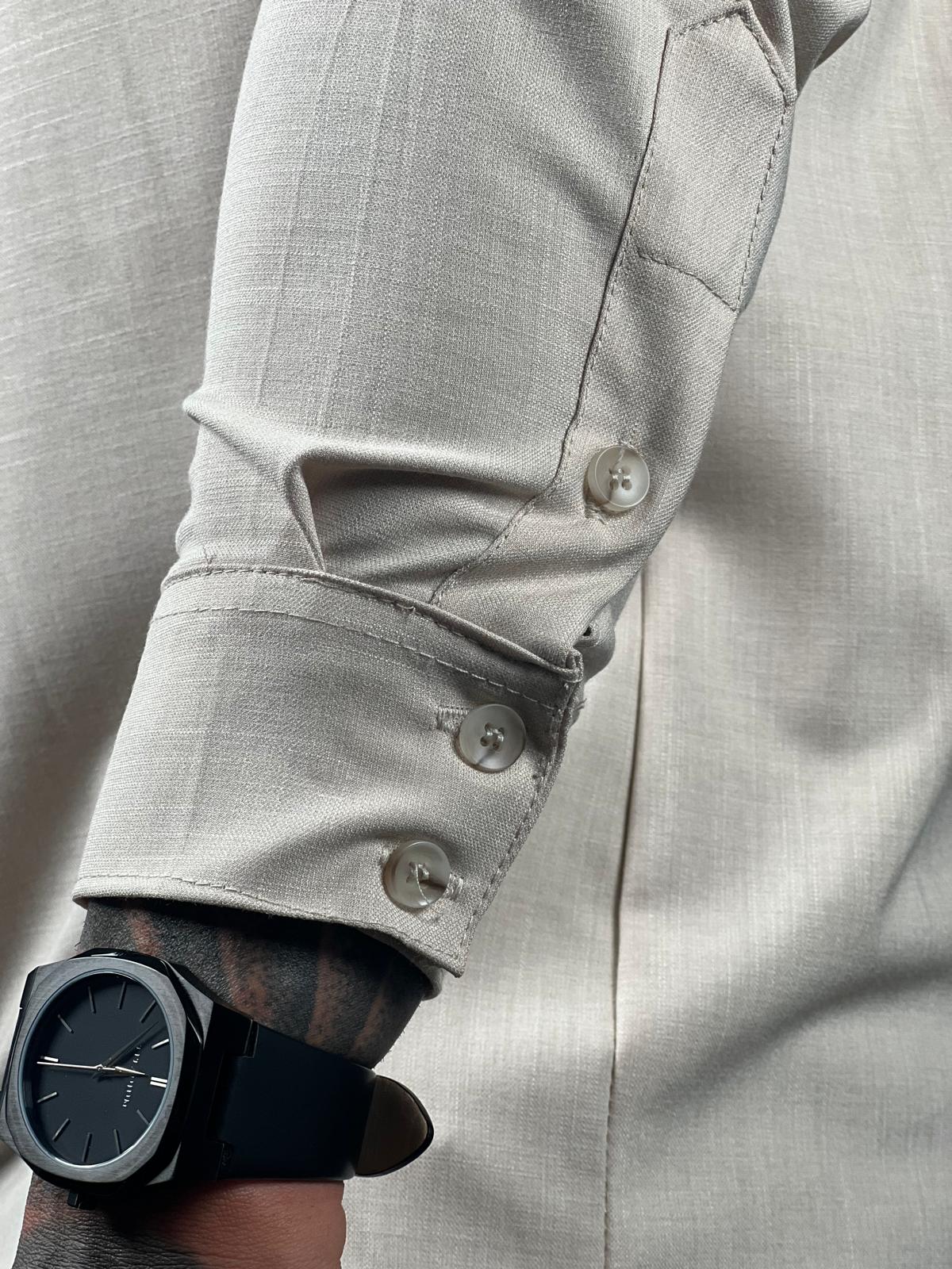 Max Mara long-sleeved button-up, made of elegant linen fabric.