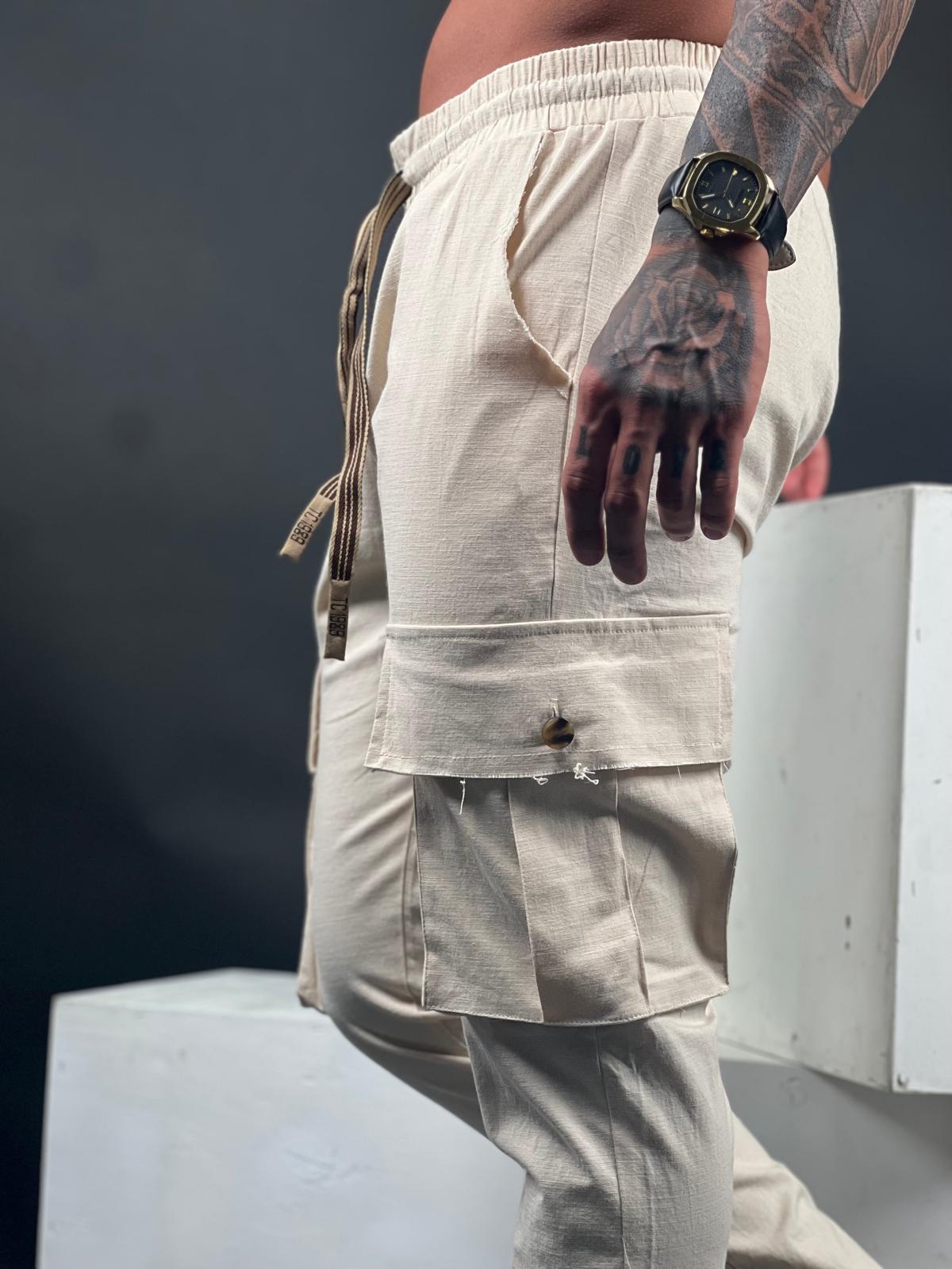 Linen Lycra cargo pants with a straight leg and a stylish drawstring.