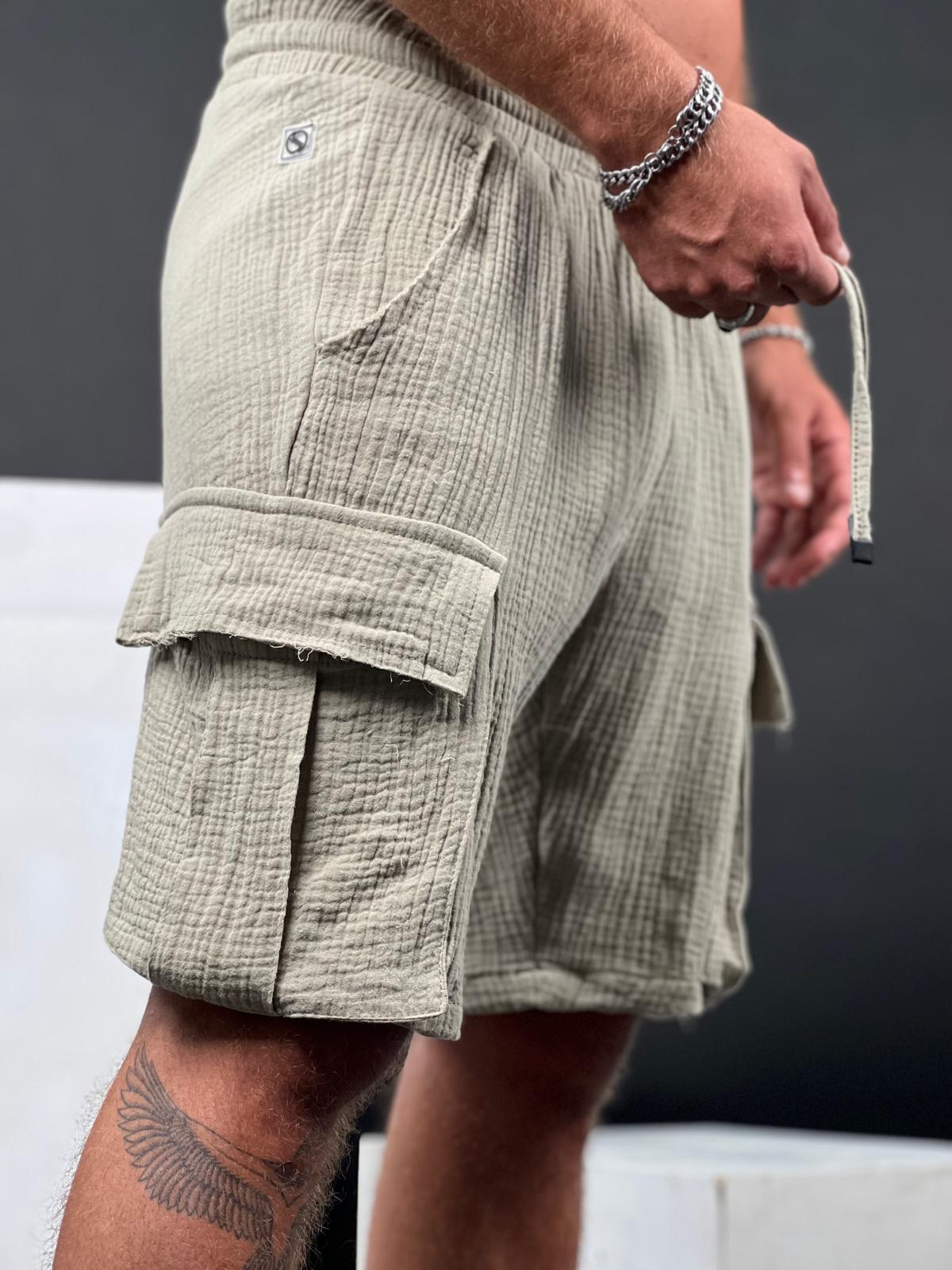 Cargo Short linen for men from the Soliton Collection.