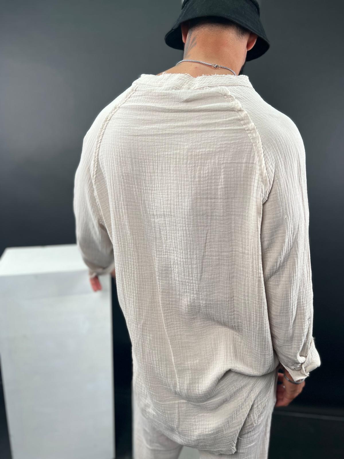 Button-up Shirt with Mandarin Collar in Oversized Style, Made from High-Quality Linen – Part of the Soliton Collection