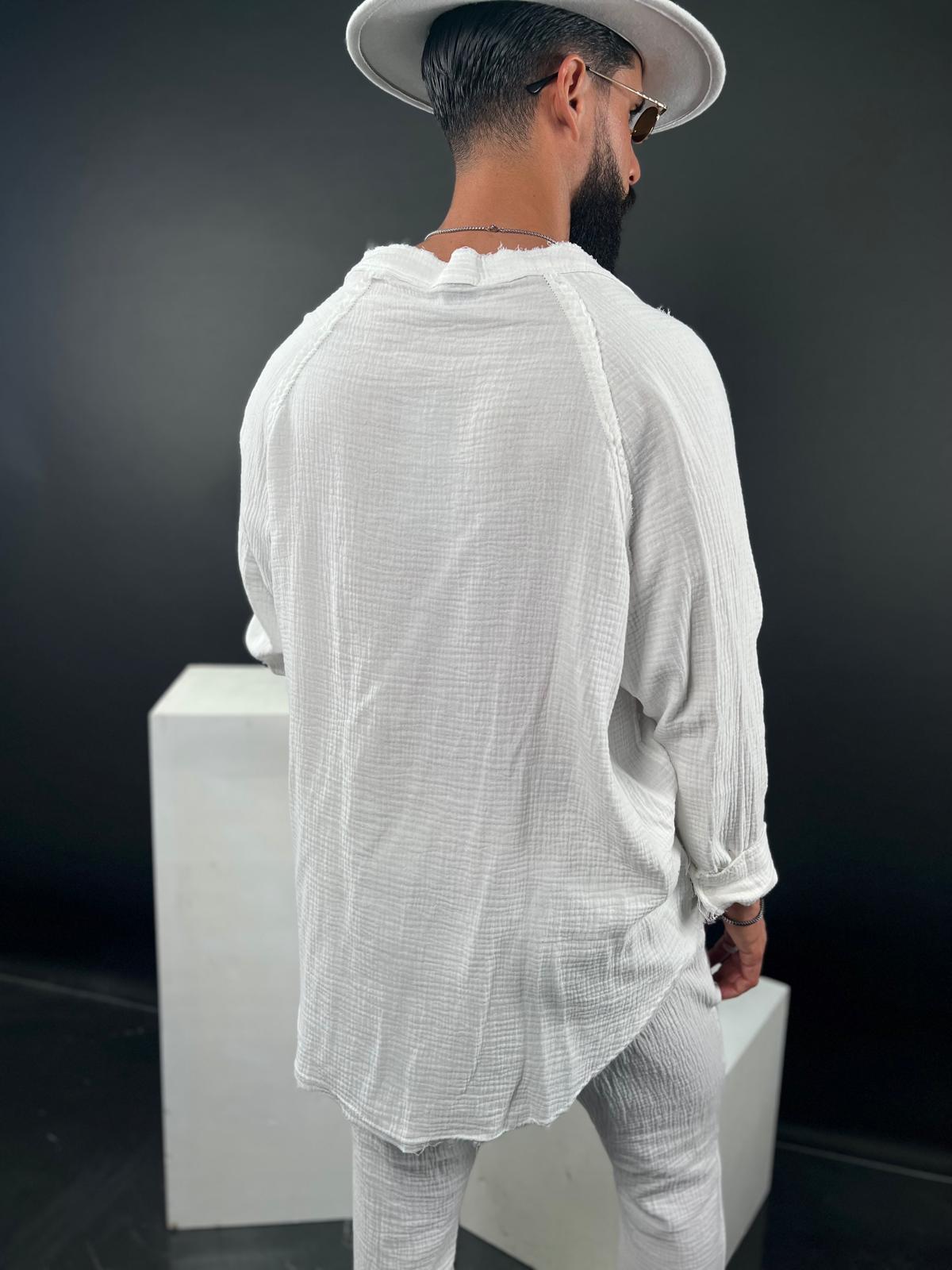 Button-up Shirt with Mandarin Collar in Oversized Style, Made from High-Quality Linen – Part of the Soliton Collection