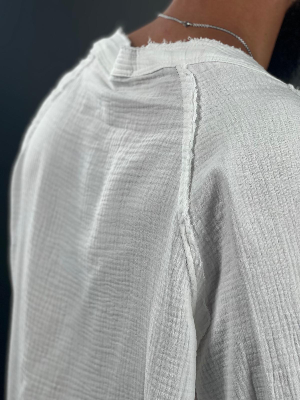 Button-up Shirt with Mandarin Collar in Oversized Style, Made from High-Quality Linen – Part of the Soliton Collection