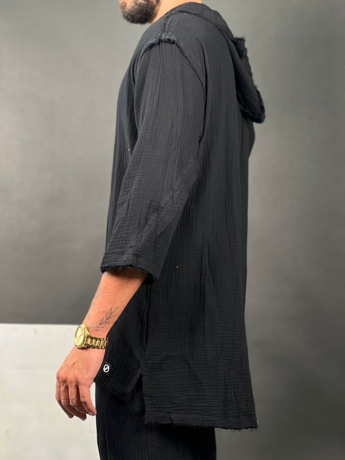 Hoodie with a V-neck made of linen, Soliton collection