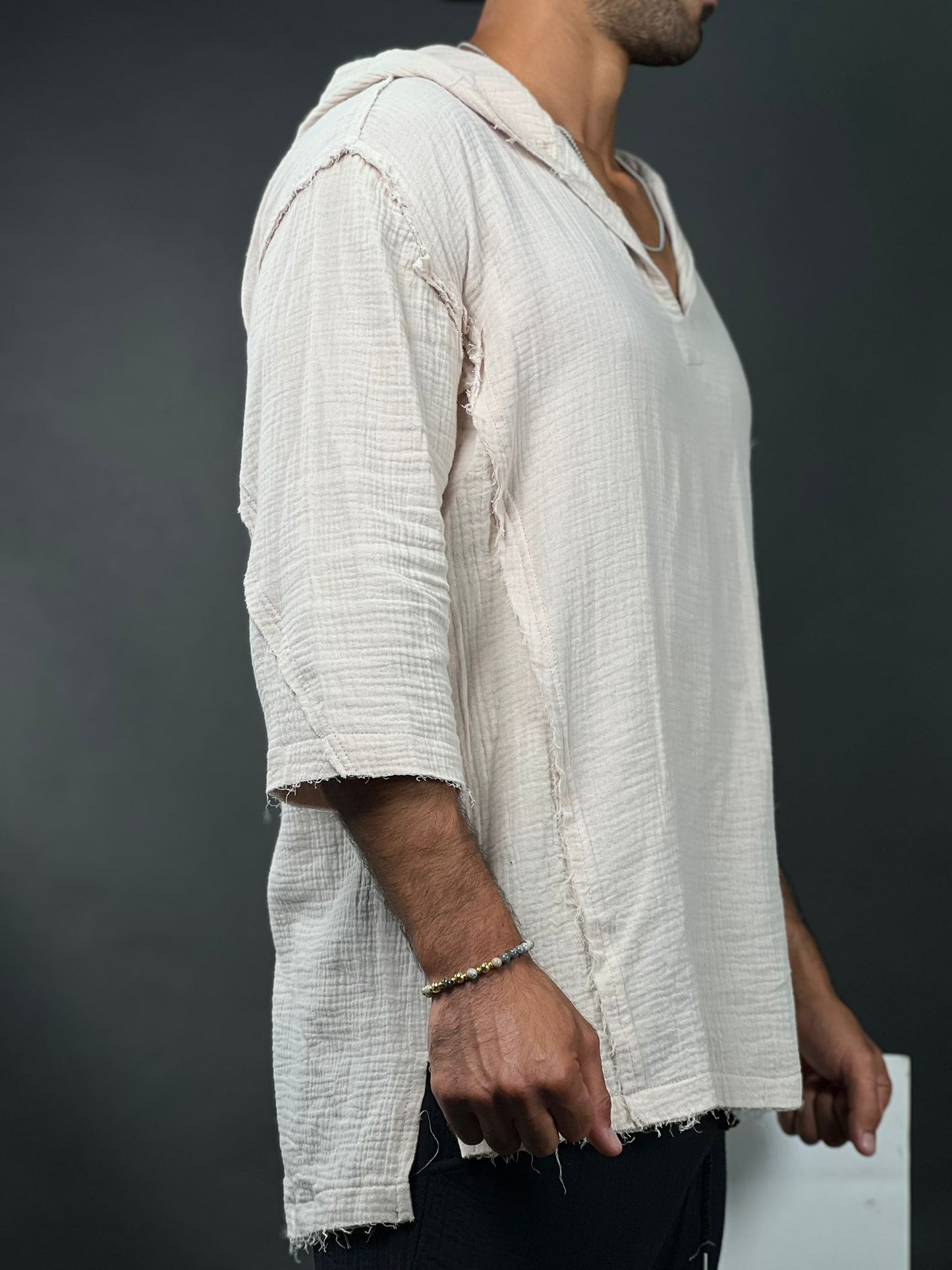 Hoodie with a V-neck made of linen, Soliton collection