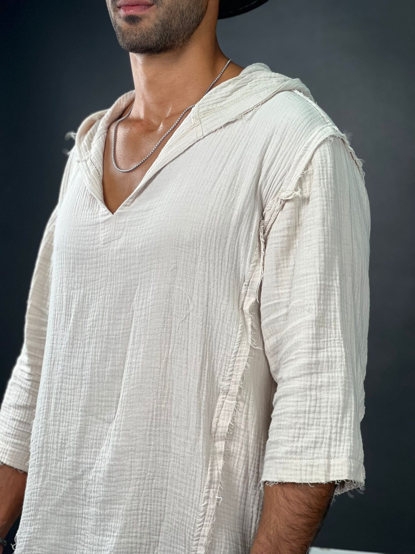 Hoodie with a V-neck made of linen, Soliton collection