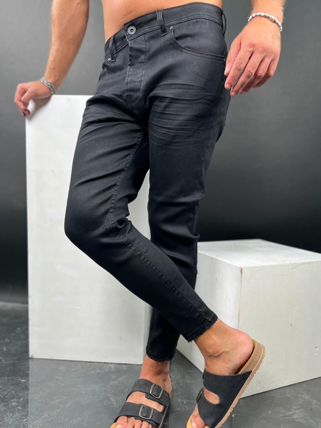 Black Skinny Jeans with Premium Stretch Fabric ES-02