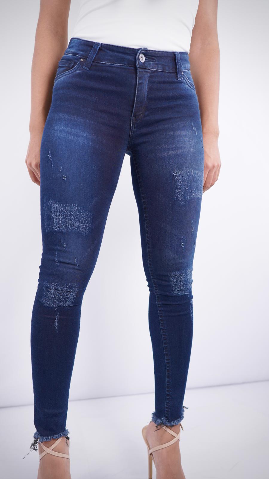 EM-S22 – Women’s Low-Rise Dark Blue Skinny Jeans with Subtle Fading & Frayed Hem