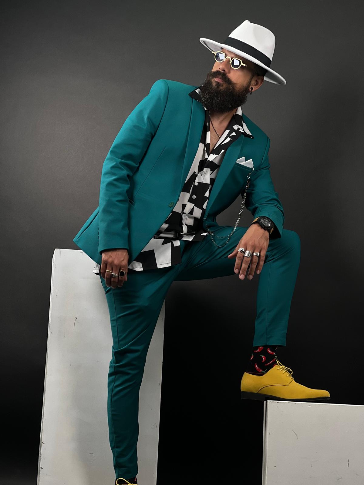SWAG69 Groom Fit Luxe suit, groom styling for wedding day