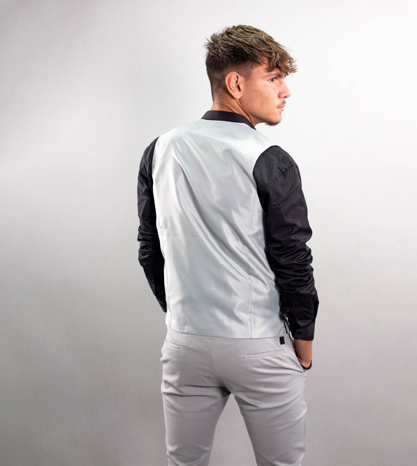 Modern Slim Fit Velora Vest – Refined Elegance & Innovation